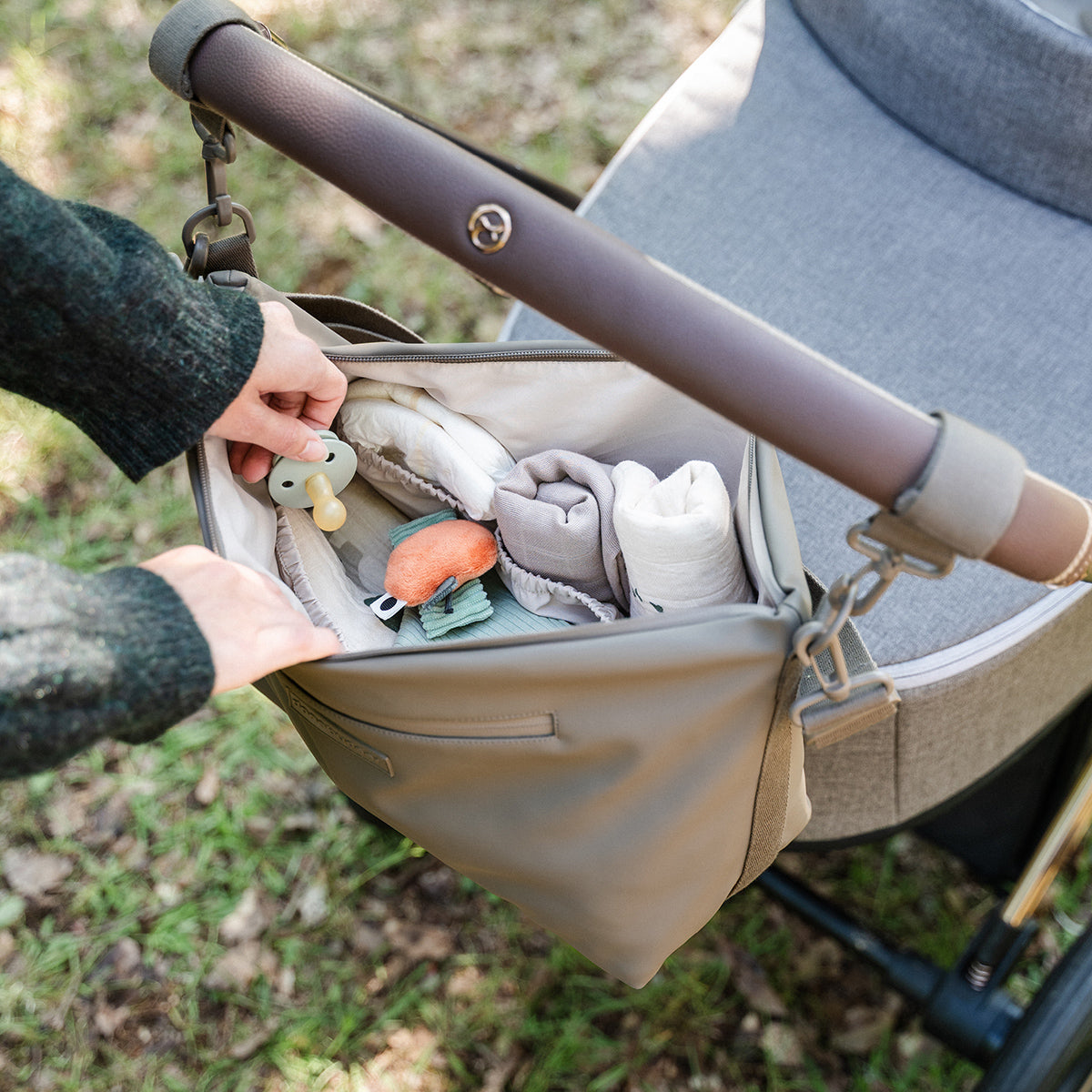 Done by Deer Stroller Bag Taupe