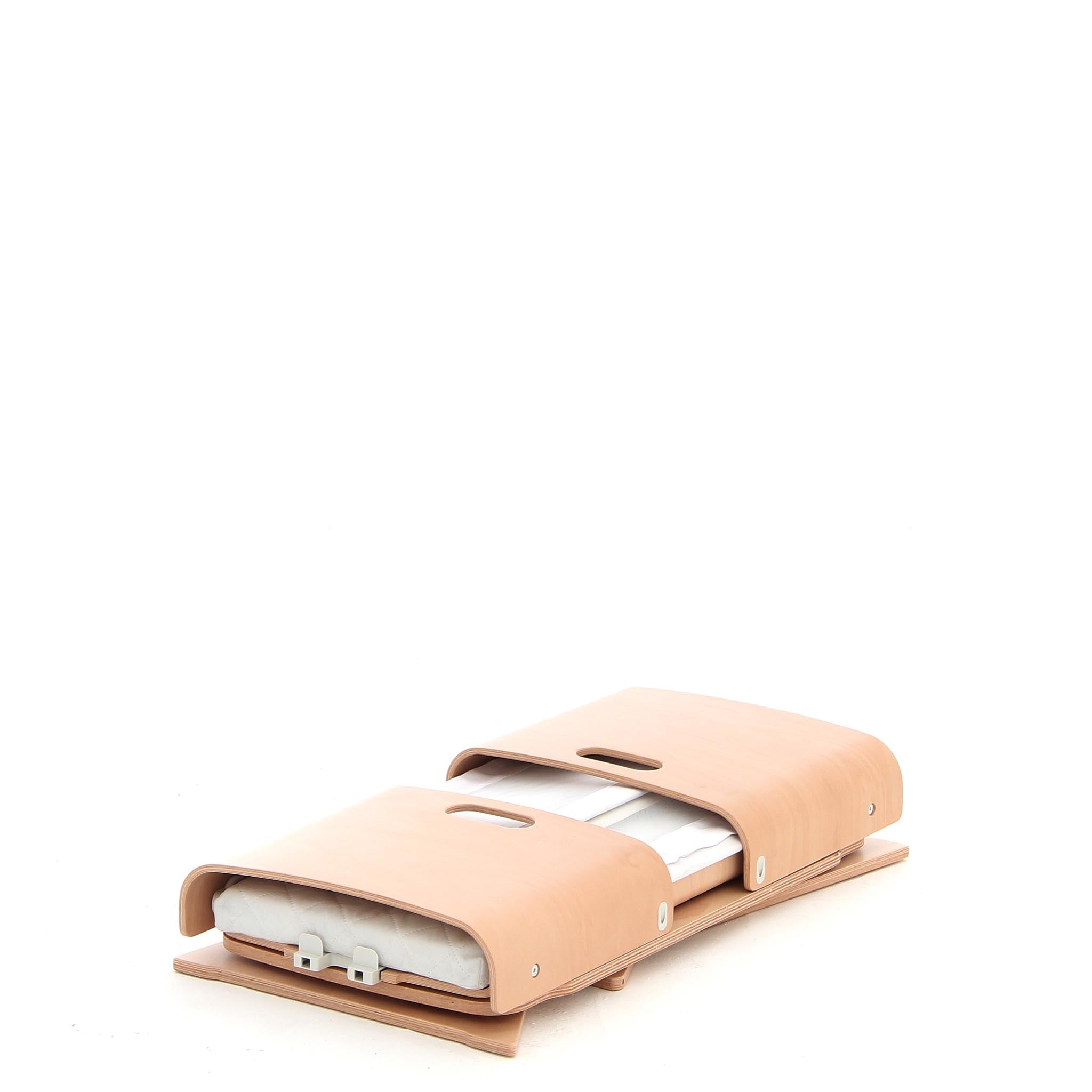 Bednest Bedside Bassinet