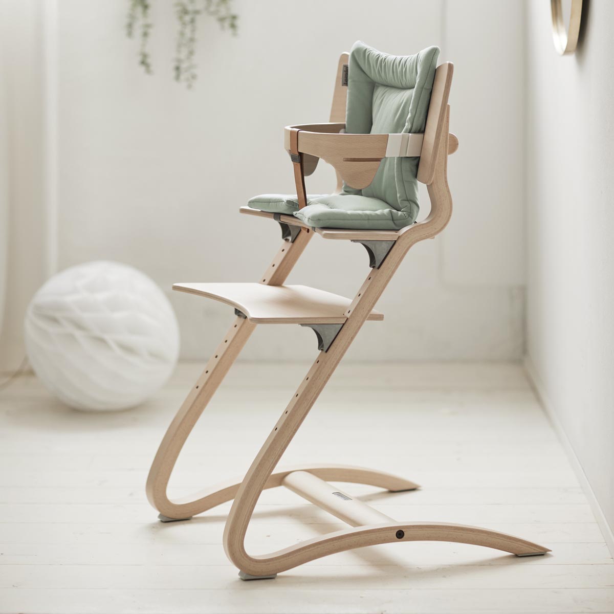 Leander Classic High Chair - Whitewash