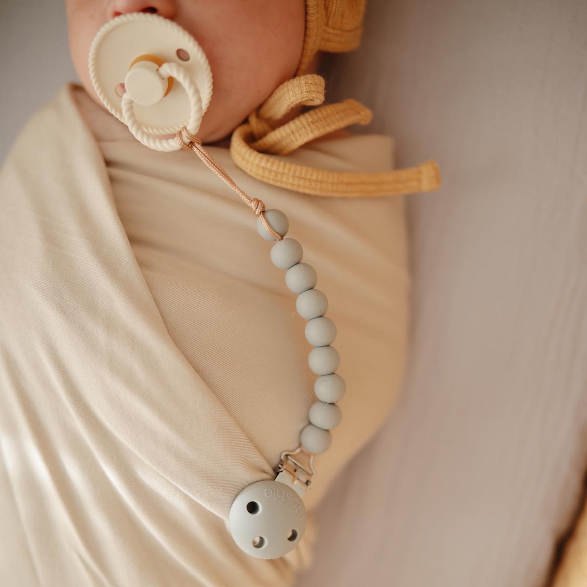 Mushie Halo Pacifier Clip