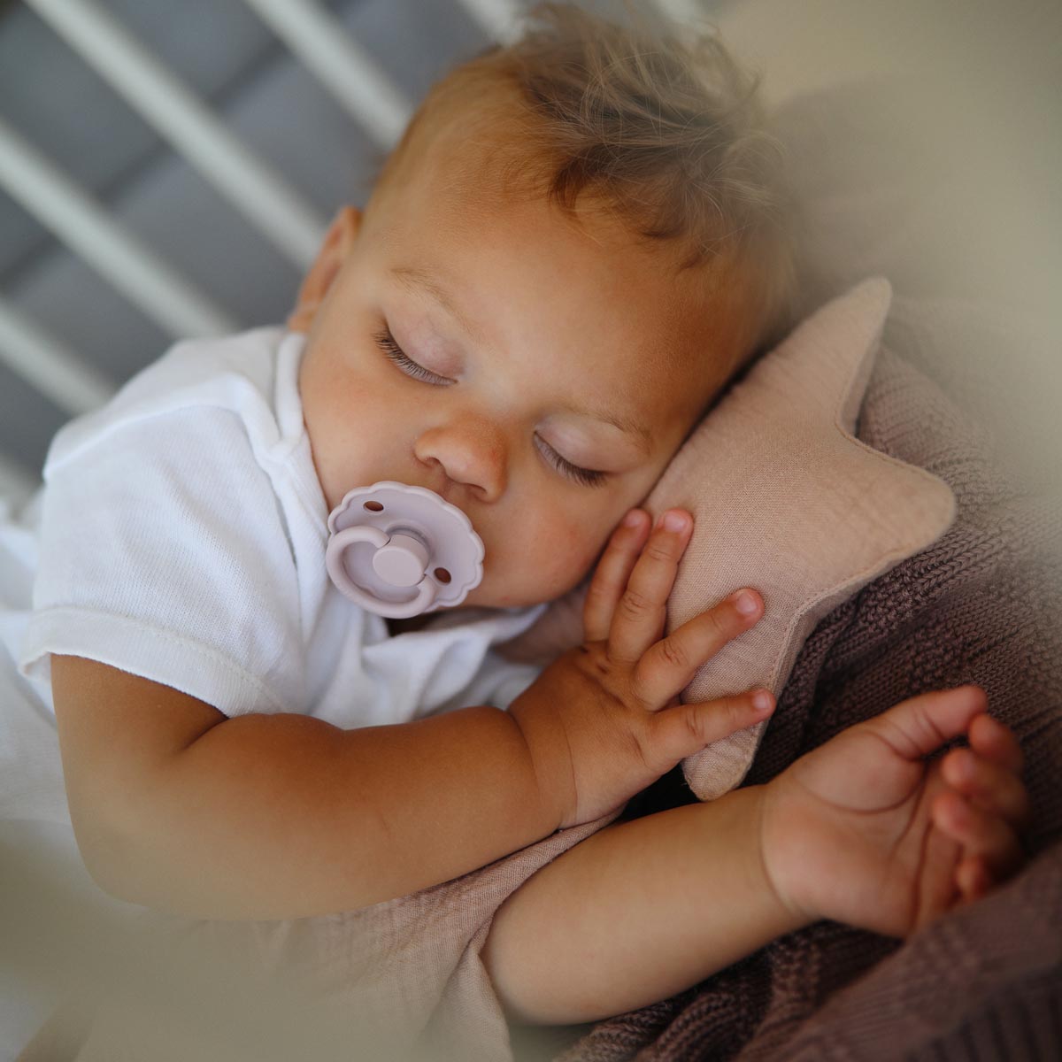 FRIGG Daisy Pacifier 4 Pack Silicone 6-18 months French Grey